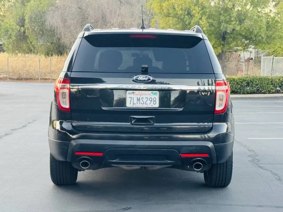 2015 Ford Explorer Base photo 4