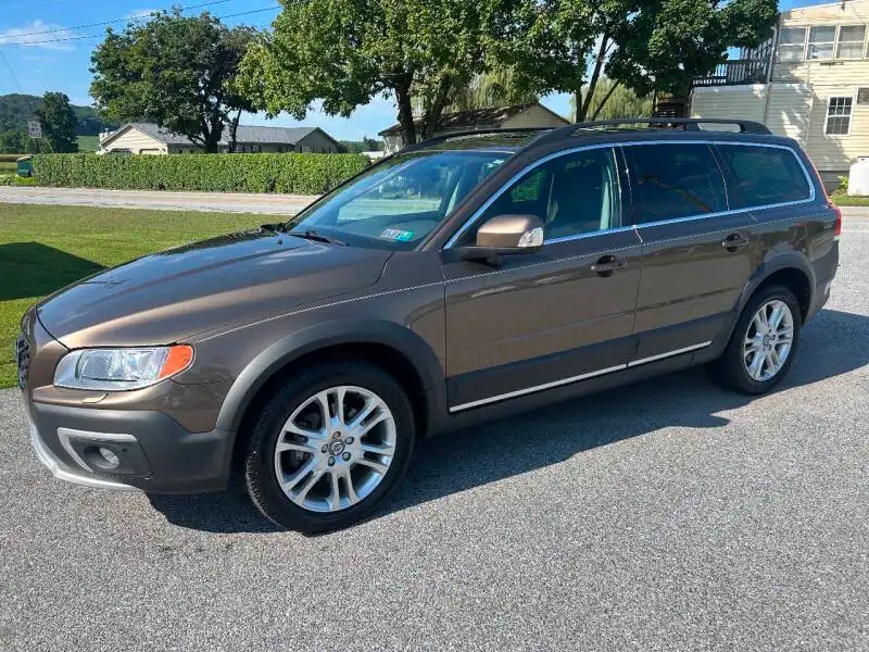 2016 Volvo XC70 T5 AWD Platinum's photo