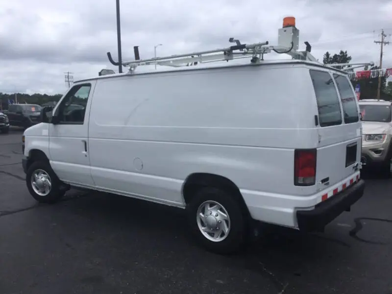 2014 Ford E-Series E-150 Van photo 3