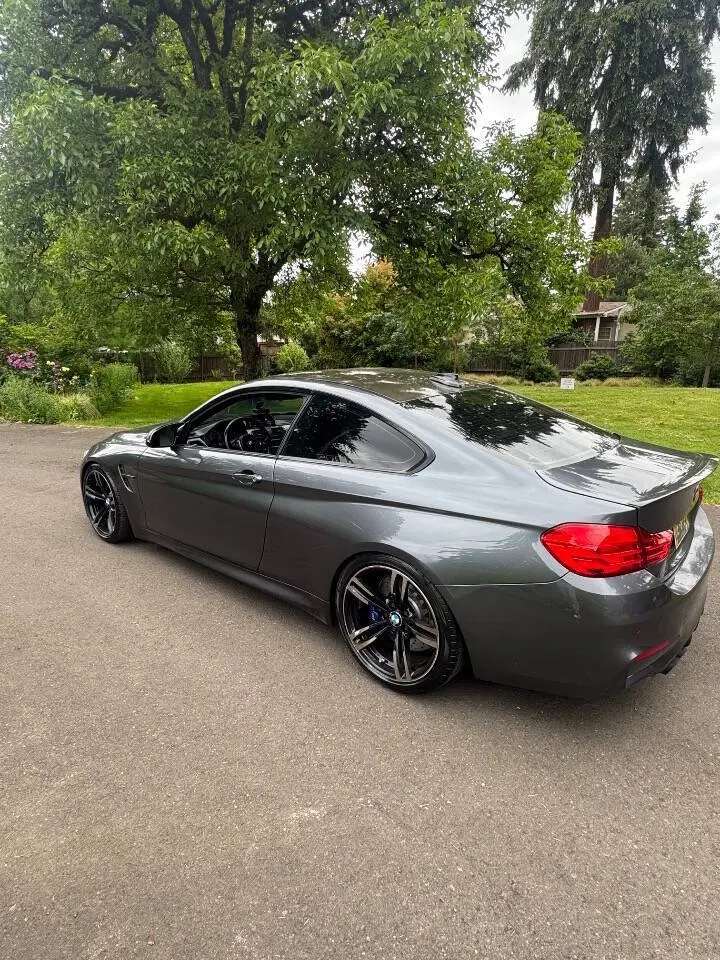 2017 BMW M4 Base photo 3