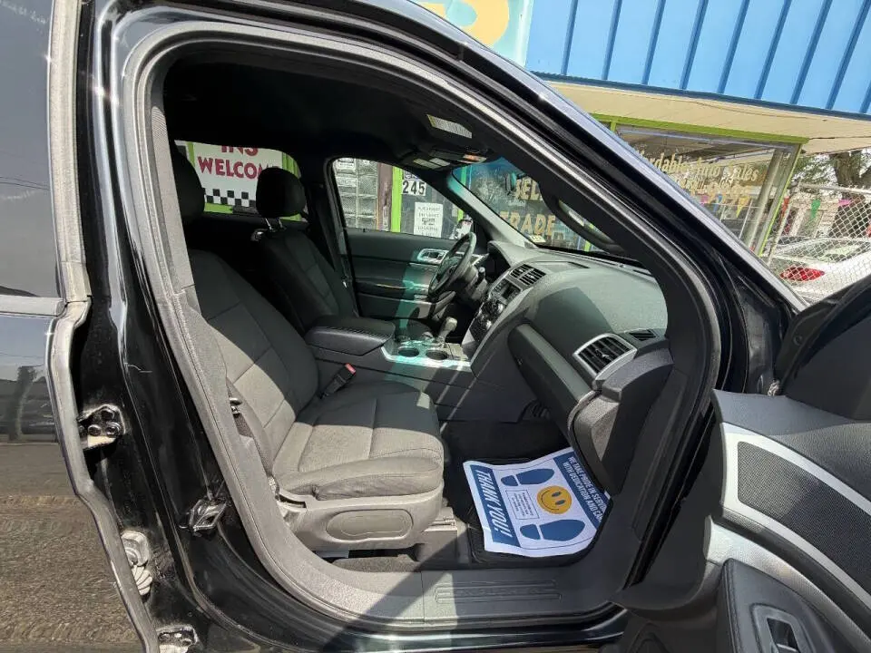 2012 Ford Explorer XLT 4x4 photo 4