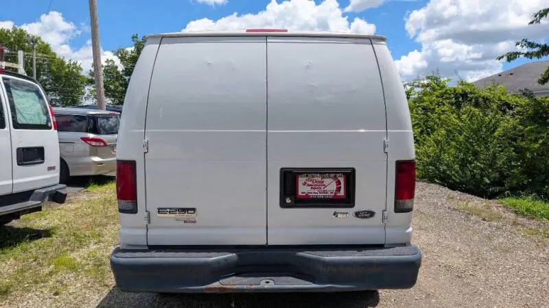 2013 Ford E-Series E-250 Van photo 5