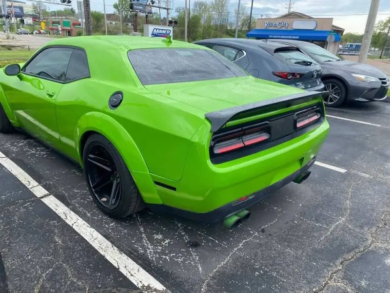2017 Dodge Challenger SRT Hellcat photo 4