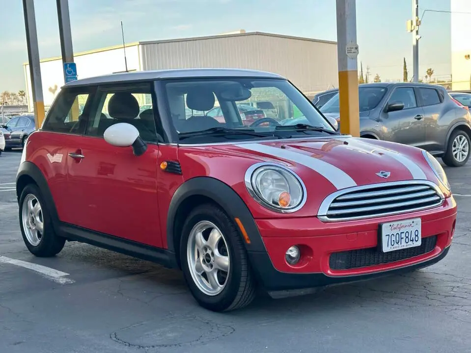 2010 MINI Cooper Base photo 3