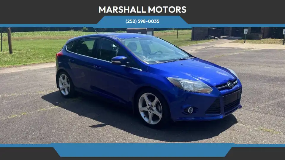 2013 Ford Focus 5 Door Hatch Titanium's photo