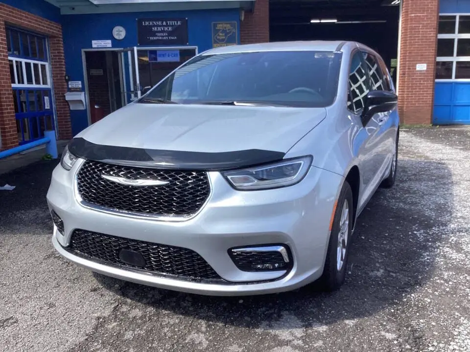 2026 Chrysler Pacifica Select photo 4