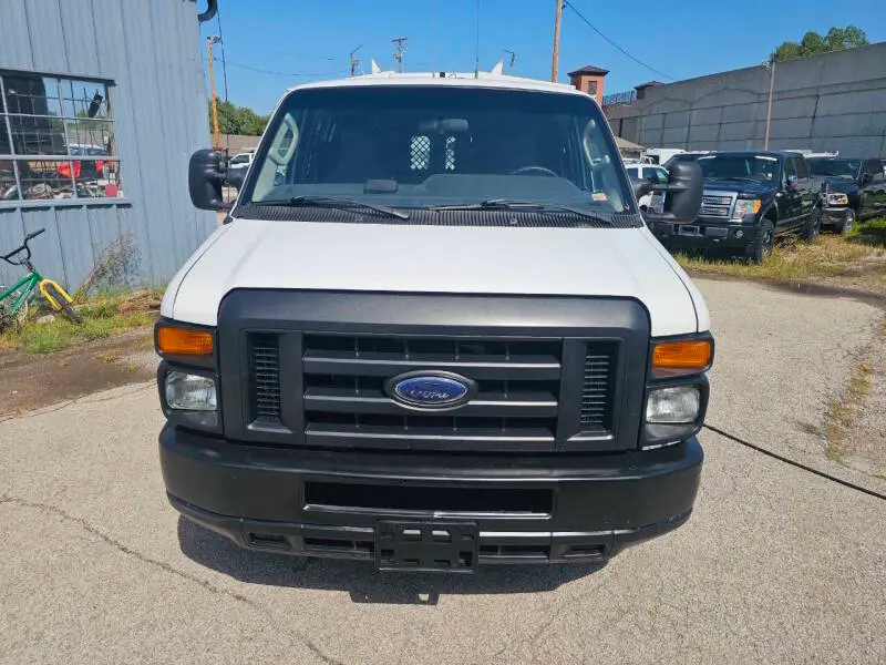 2012 Ford E-Series E-250 Van photo 3