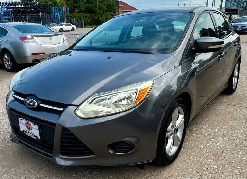 2014 Ford Focus SE Hatchback 5-Door's photo