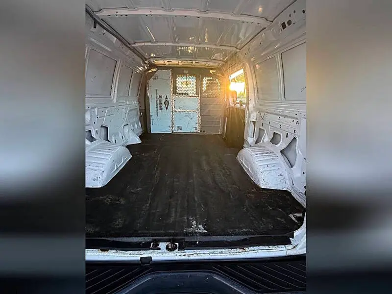 2014 Ford E-Series E-150 Van photo 5