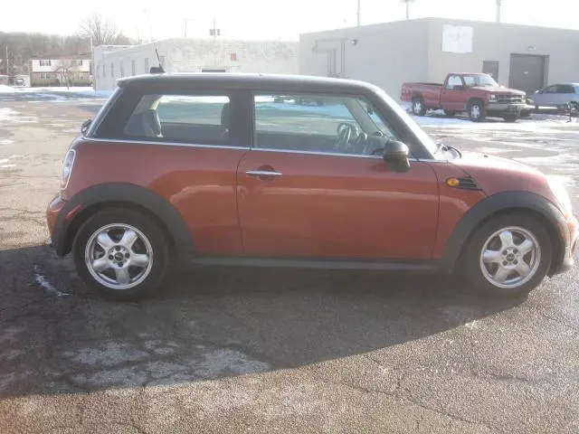 2011 MINI Cooper Base photo 4
