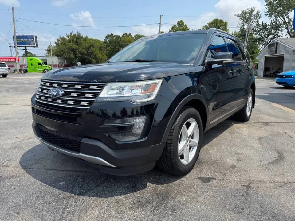 2016 Ford Explorer XLT 4WD photo 3