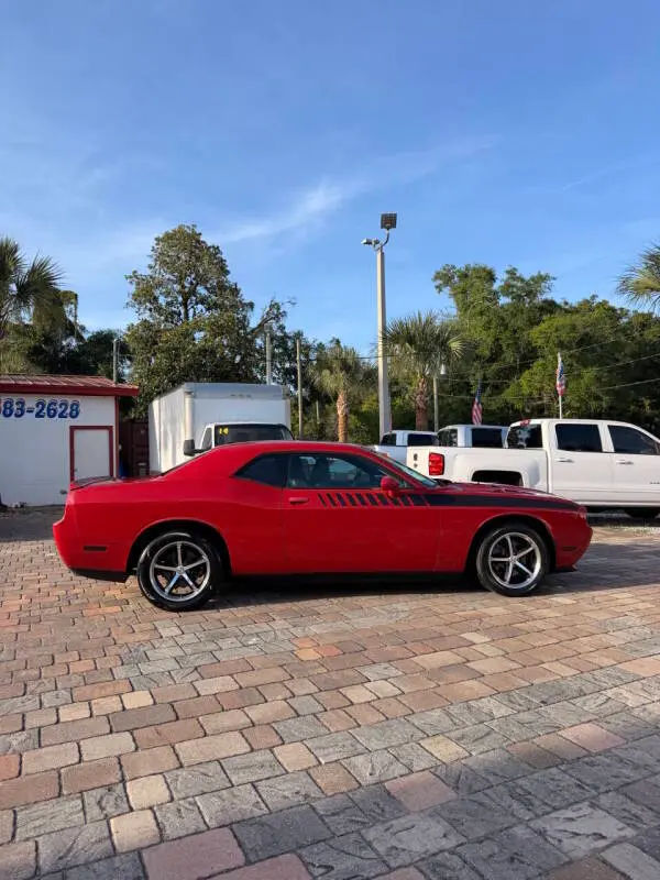 2012 Dodge Challenger SXT photo 5