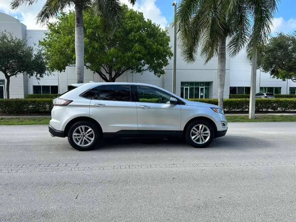 2017 Ford Edge SEL photo 3