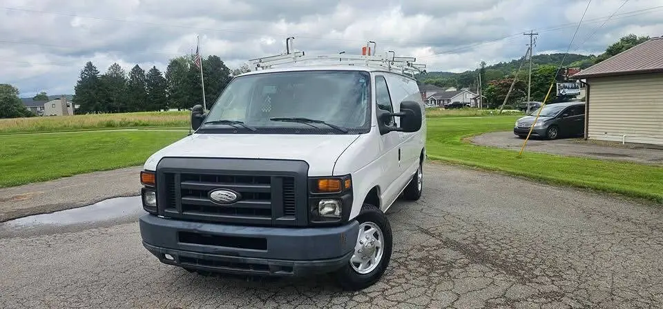 2014 Ford E-Series E-150 Van photo 4