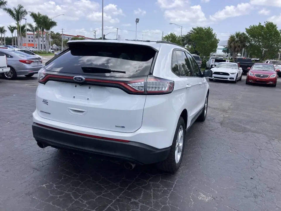 2017 Ford Edge SE AWD photo 4