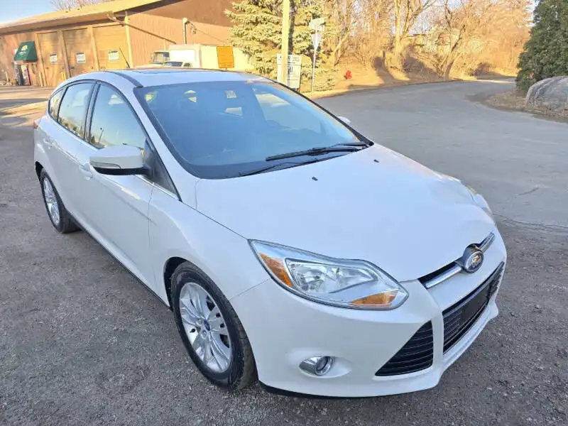 2012 Ford Focus 5 Door Hatch SEL's photo