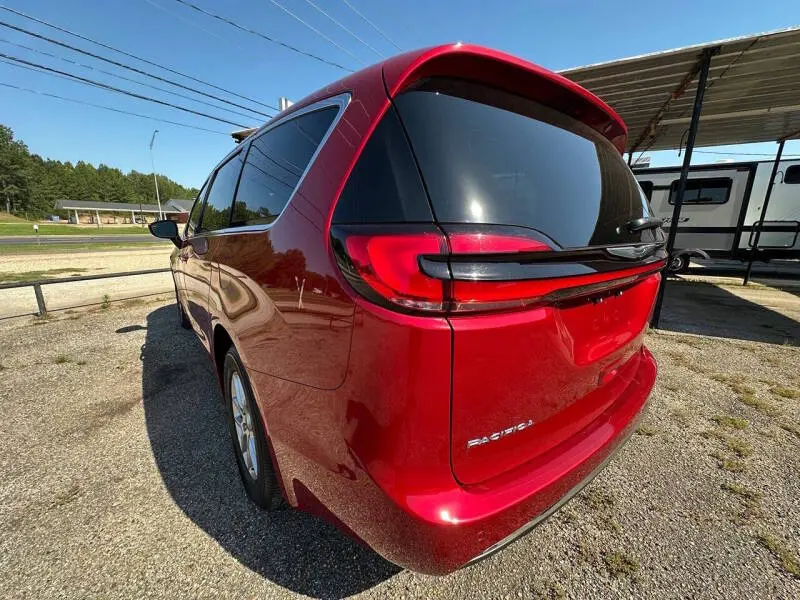 2025 Chrysler Pacifica Select photo 4