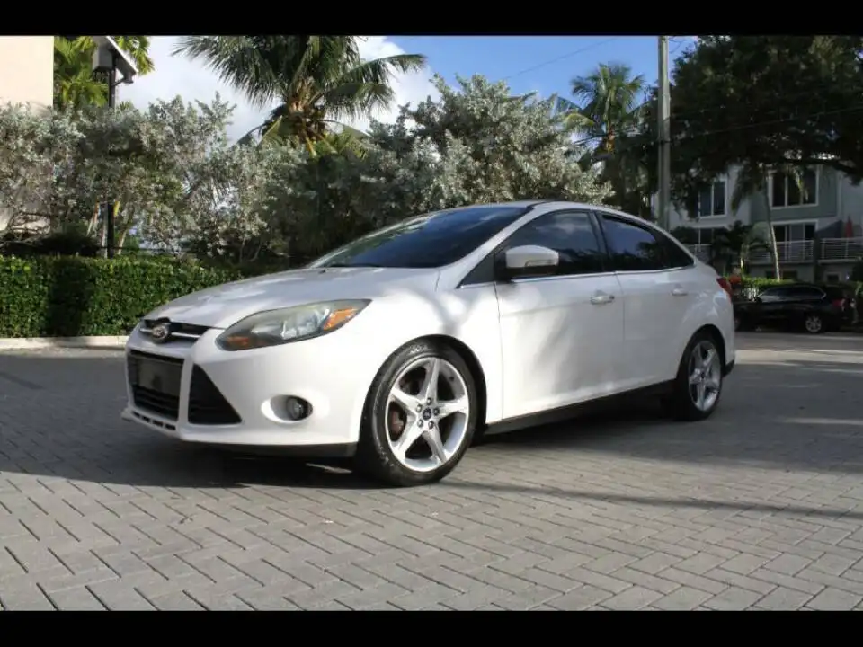 2013 Ford Focus Sedan Titanium's photo