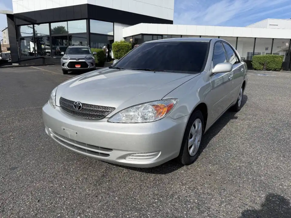 2003 Toyota Camry LE's photo