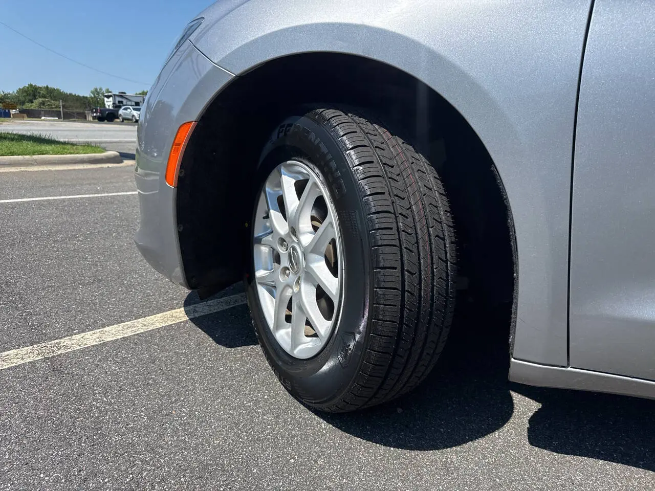2019 Chrysler Pacifica Touring Fleet photo 4