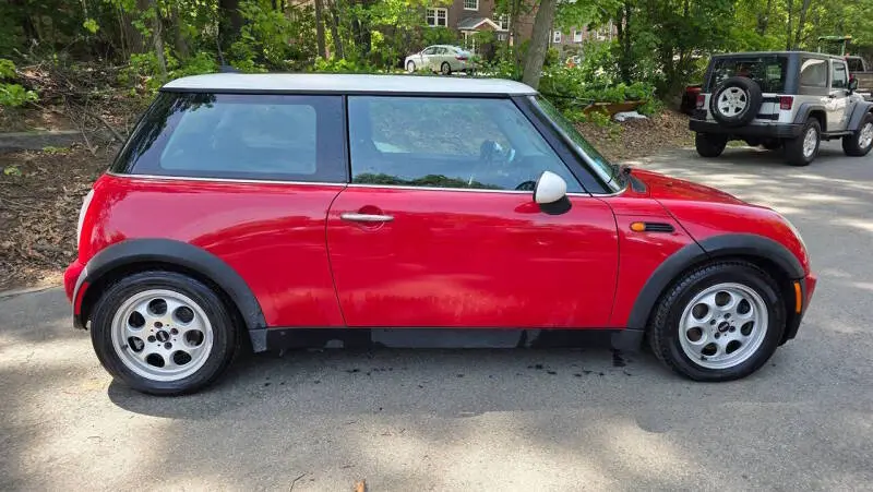 2005 MINI Cooper Base photo 3