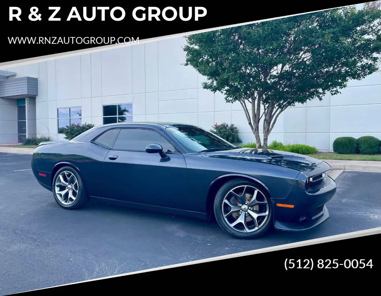 2017 Dodge Challenger SXT Plus photo 1