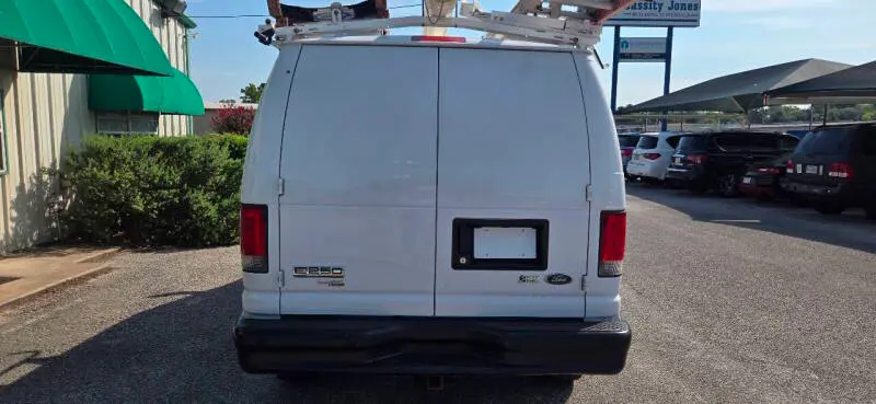 2013 Ford E-Series E-250 Van photo 5