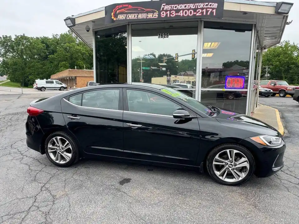 2017 Hyundai Elantra 2.0 Limited PZEV A T's photo