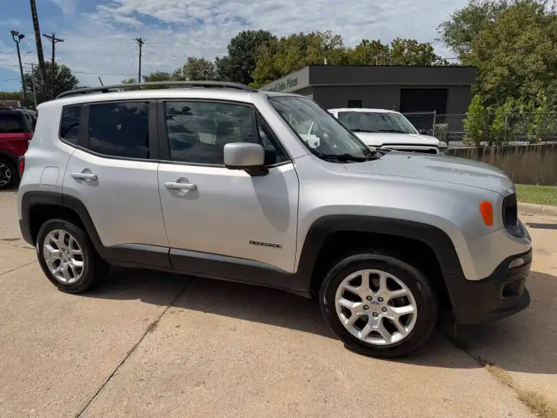 2017 Jeep Renegade Latitude 4WD's photo