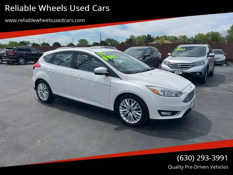 2015 Ford Focus 5 Door Hatch Titanium's photo