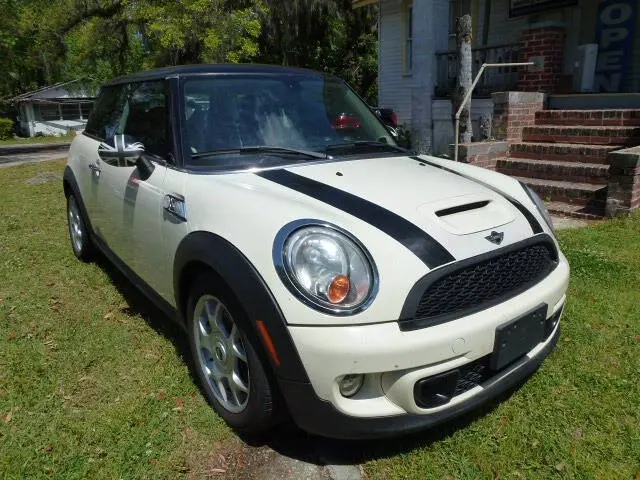2013 MINI Cooper S photo 3