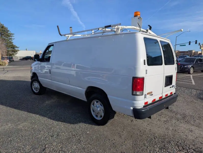 2014 Ford E-Series E-150 Van photo 5