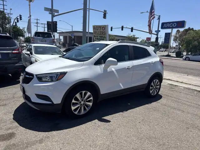 2020 Buick Encore Preferred's photo