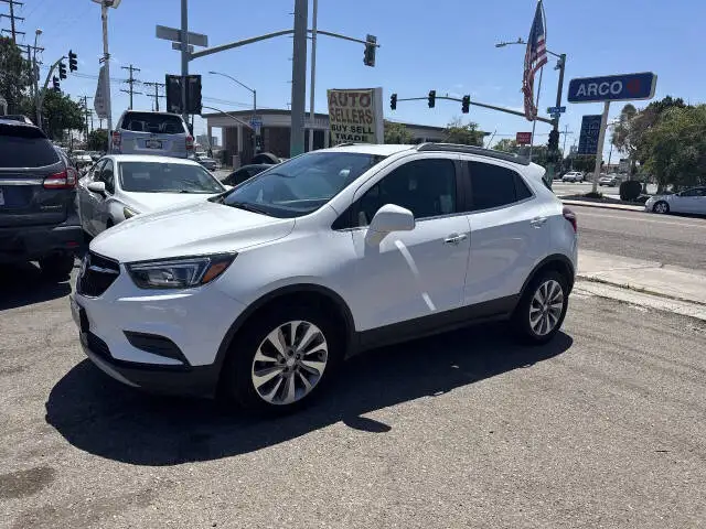 2020 Buick Encore Preferred's photo