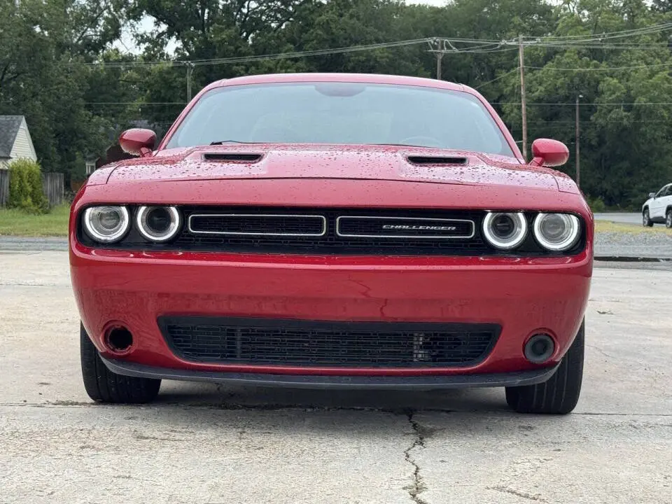 2017 Dodge Challenger SXT photo 3