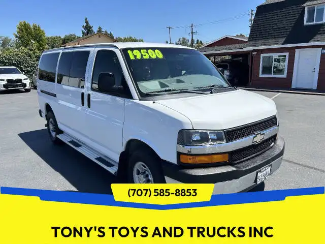 2014 Chevrolet Express 3500 LS's photo
