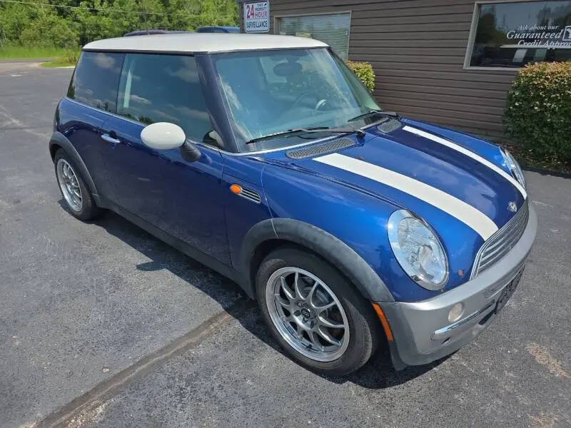 2004 MINI Cooper Cooper photo 4