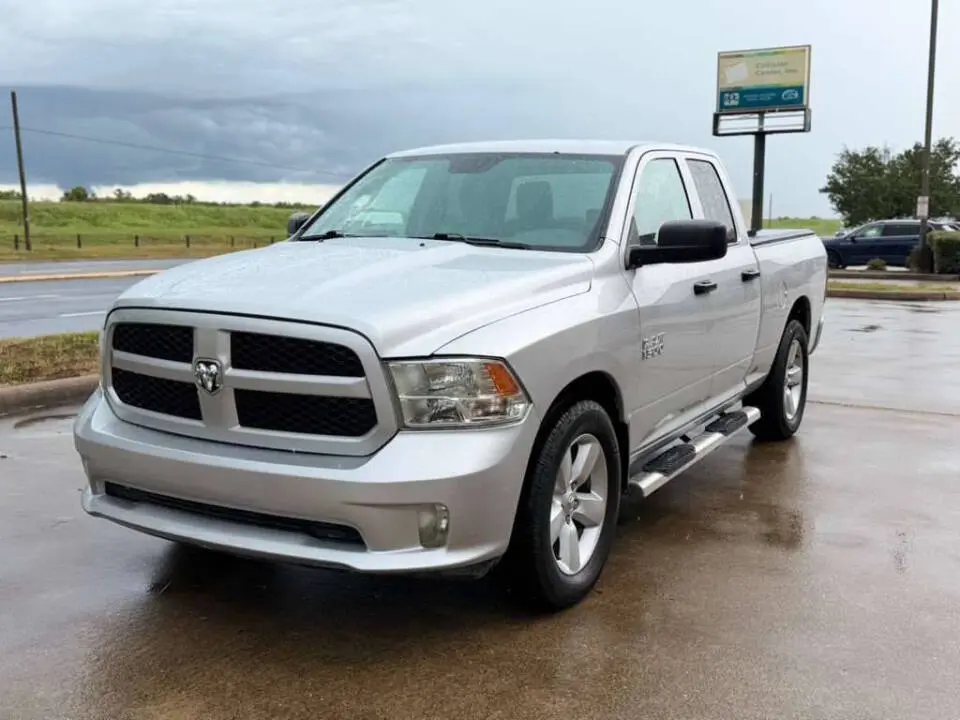2016 RAM 1500 Express Quad Cab 6'4" Fleet photo 3