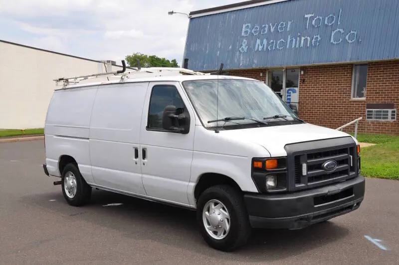2013 Ford E-Series E-150 Van photo 4