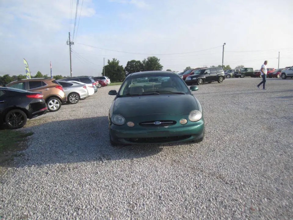 1999 Ford Taurus SE photo 3