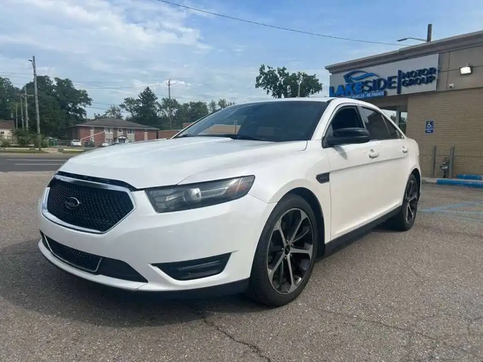 2016 Ford Taurus AWD SHO's photo