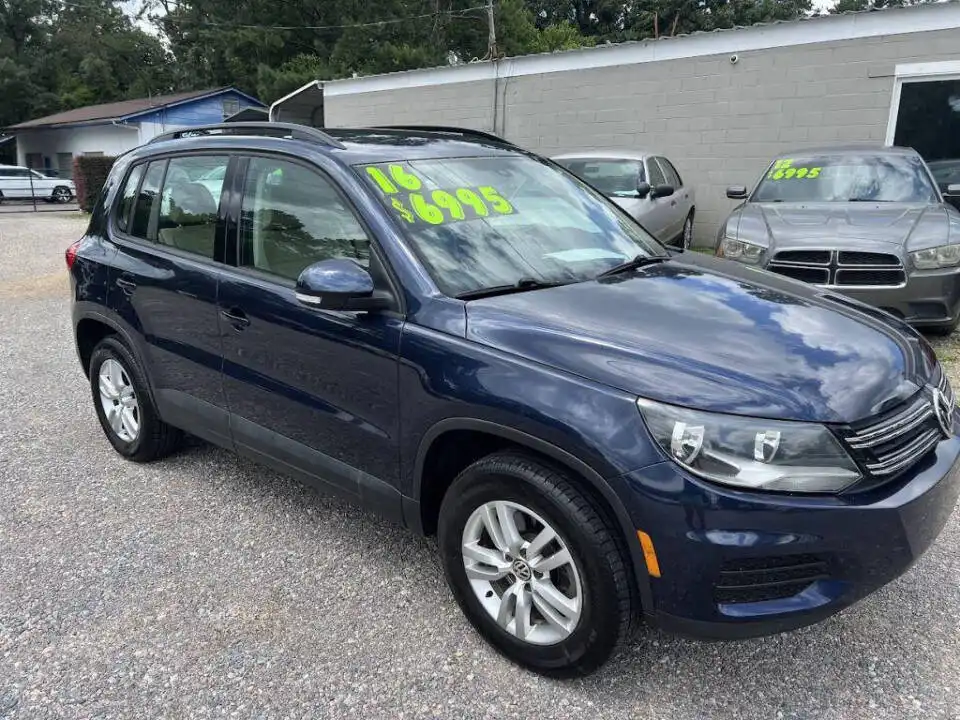 2016 Volkswagen Tiguan 2.0T S's photo