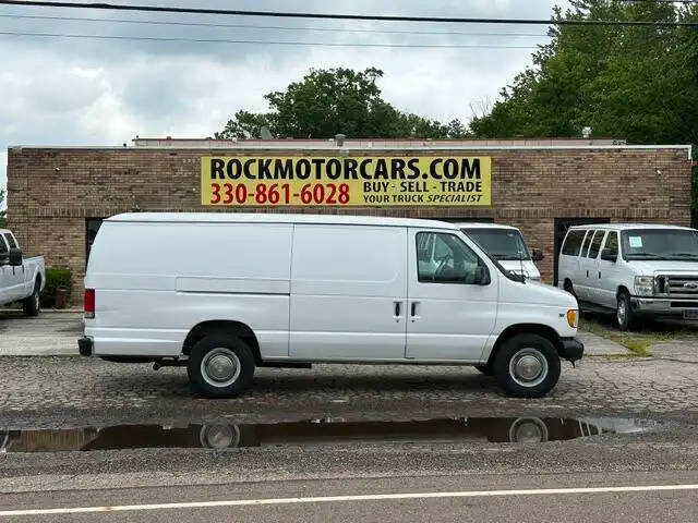 2002 Ford E-Series E-350 Super Duty Extended's photo