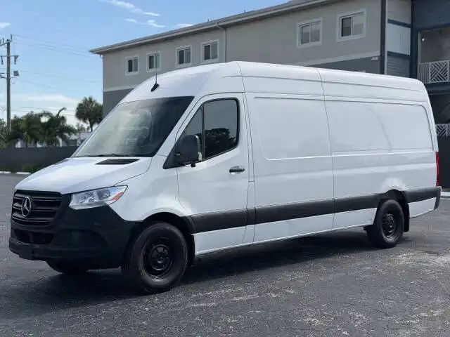 2021 Mercedes-Benz Sprinter 2500 Gas 170 WB High Roof's photo