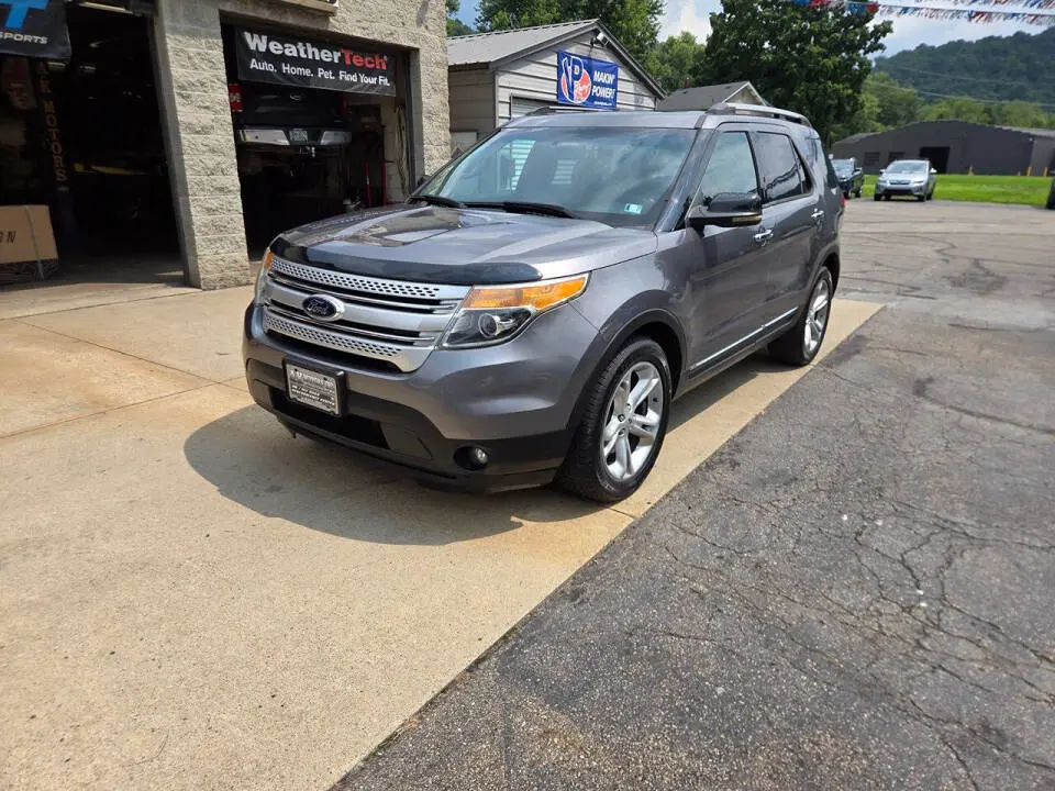2014 Ford Explorer XLT 4x4 photo 3