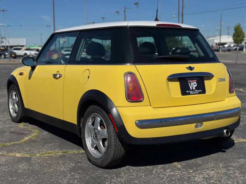 2003 MINI Cooper Cooper photo 4