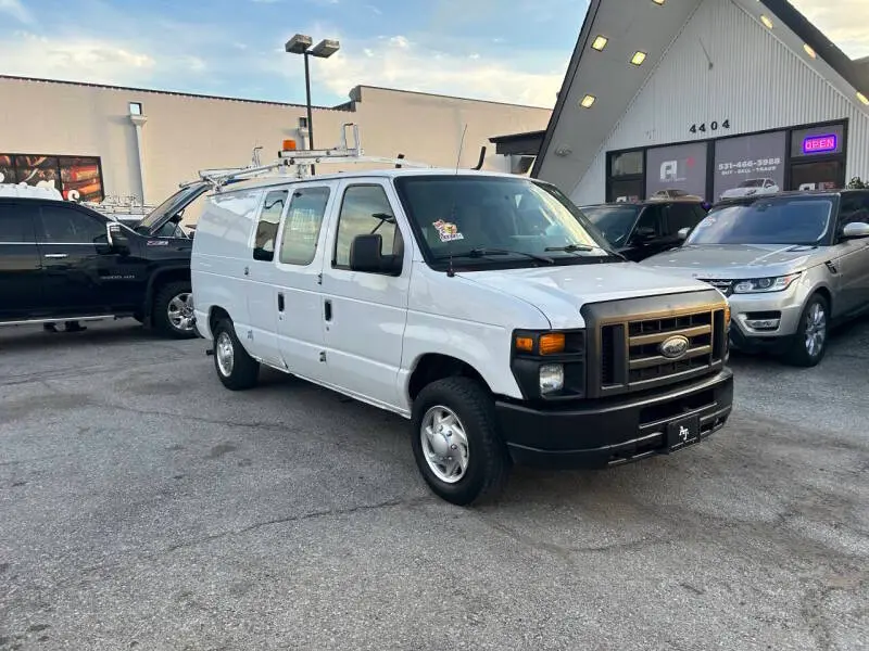 2013 Ford E-Series E-150 Van photo 3