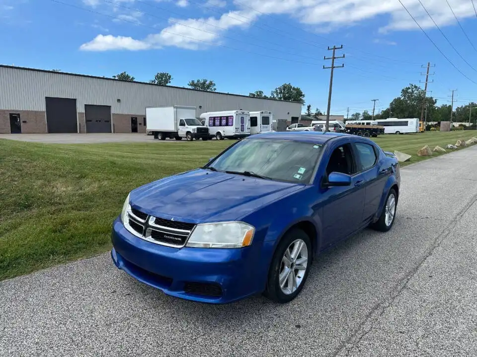 2012 Dodge Avenger SXT's photo