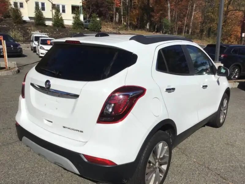 2019 Buick Encore Preferred's photo