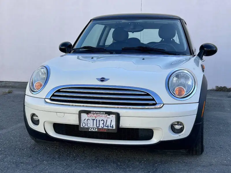 2009 MINI Cooper Base photo 1